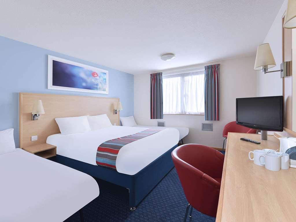 Travelodge Stirling M80 Cambusbarron Ruang foto